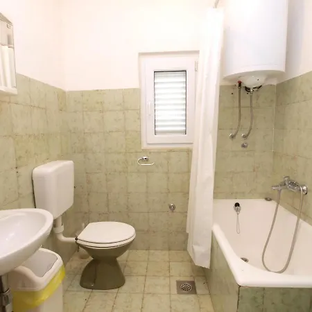 Apartment With A Parking Space - 20735 Medulin