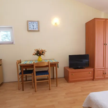 Apartamento With Parking Space - 20735 Medulin