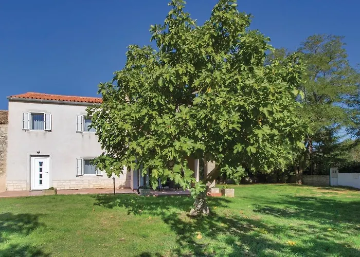 With Parking Space - 20735 아파트