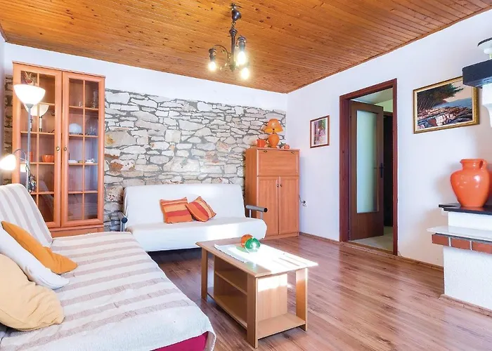 With Parking Space - 20735 아파트